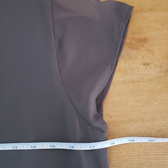 Naked Zebra Small NWT Grey Short Sleeve Key Hole Scoop Neck Lined Sheath Dress - Picture 9 of 14